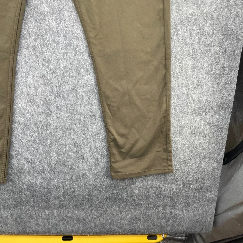 TPJ Pants Mens 38X32 Athletic Fit Leg Stretch Olive Green